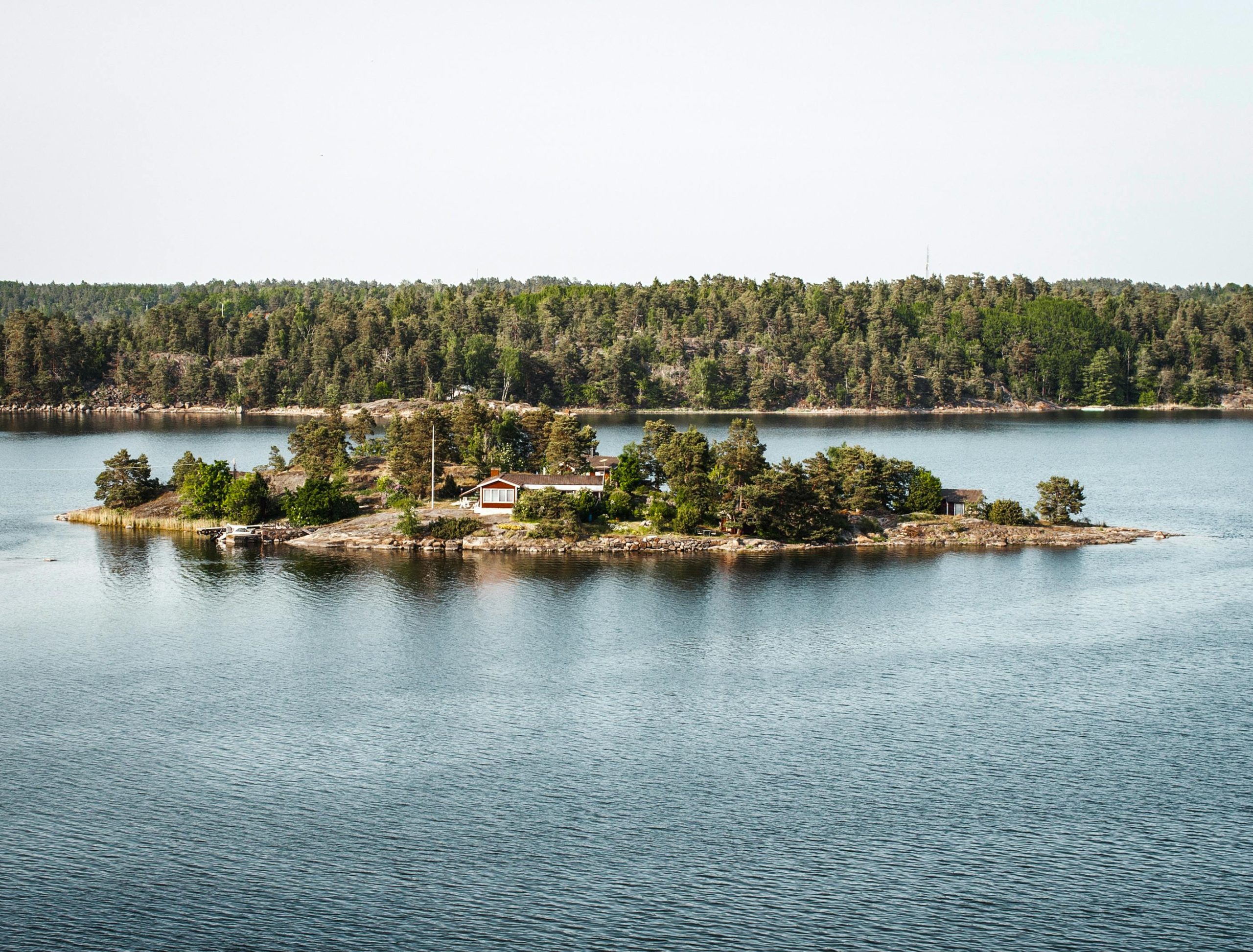 Myrskyvauriot mökillä Paraisilla voidaan tarkastaa venekalustolla saaristokohteessa